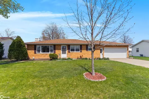 805 E Cedar Ln, Mount Pleasant, IA 52641