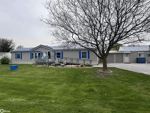 404 Washington St, Libertyville, IA 52567