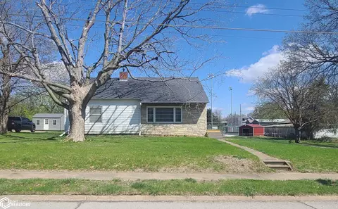 402 S Main St, New Sharon, IA 50207