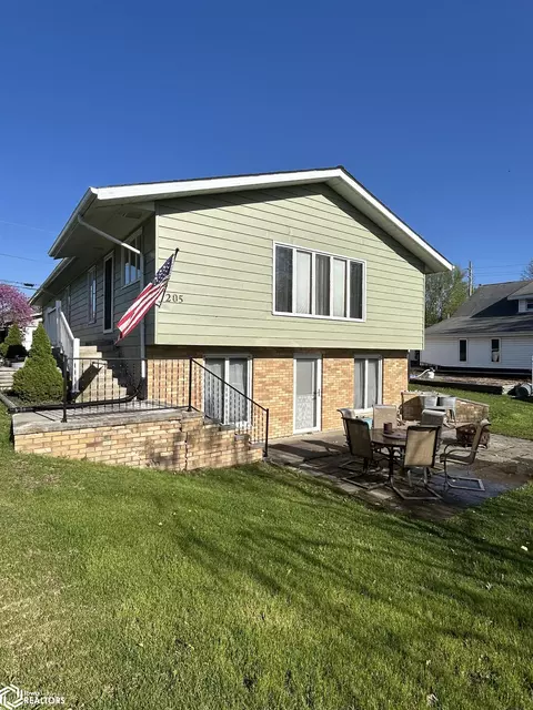 205 Park St, Donnellson, IA 52625