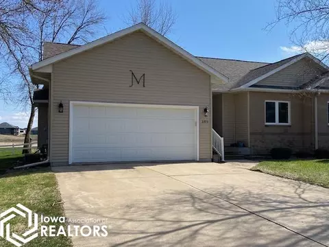 105 Wedgewood Dr, Clear Lake, IA 50428