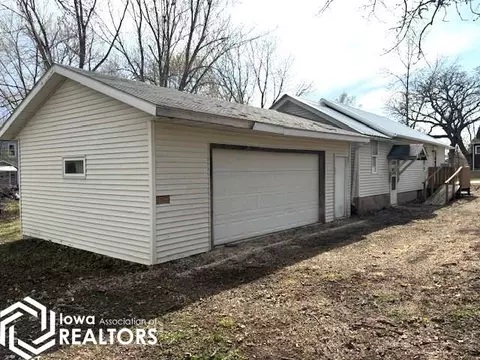 617 S Moore St, Algona, IA 50511