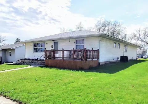 305 S Main St, Laurel, IA 50141