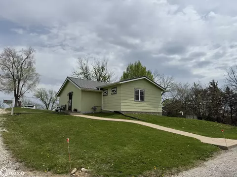 701 NE 8th St, Leon, IA 50144