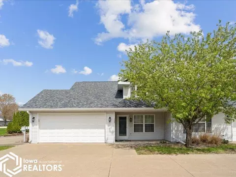 2635 Mount Pleasant St #102, Burlington, IA 52601
