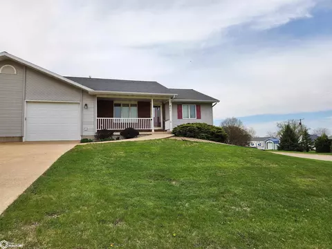 211 N Green St, Toledo, IA 52342
