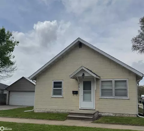 913 29th St, Fort Madison, IA 52627