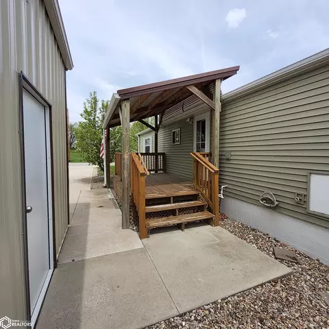 Exterior - 754 S Pine St, Avoca, IA 51521 photo 2 of 3