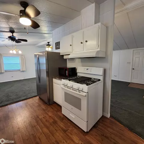 Kitchen - 754 S Pine St, Avoca, IA 51521 photo 3 of 5