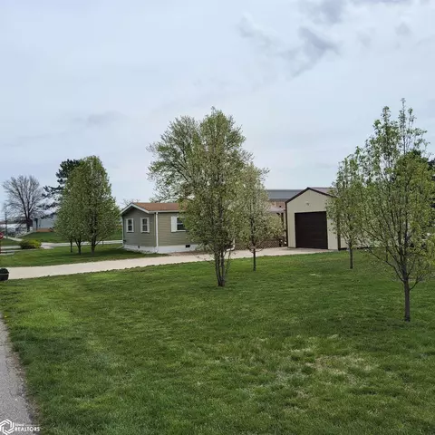 Exterior - 754 S Pine St, Avoca, IA 51521 photo 3 of 3