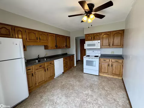 Kitchen - 1844 Benjamin St, Carroll, IA 51401 photo 1 of 2