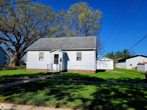 514 S Stuart St, Sigourney, IA 52591