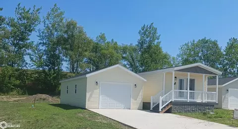 1500 E Linden Apt 131 Dr #131, Mount Pleasant, IA 52641