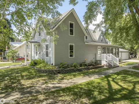 400 N 5th St, Clear Lake, IA 50428