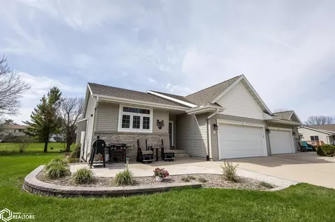 1310 Village Rd #D2, Clear Lake, IA 50428