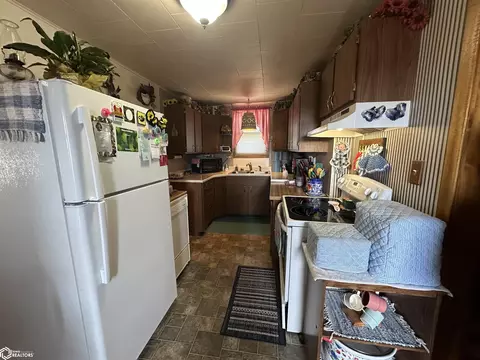 417 N 18th St, Centerville, IA 52544 photo 3