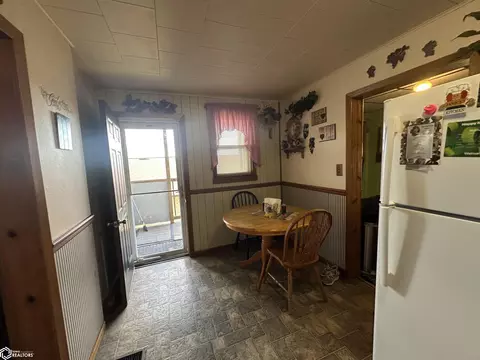 417 N 18th St, Centerville, IA 52544 photo 2