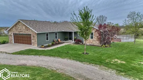 19571 205th Ave, Centerville, IA 52544