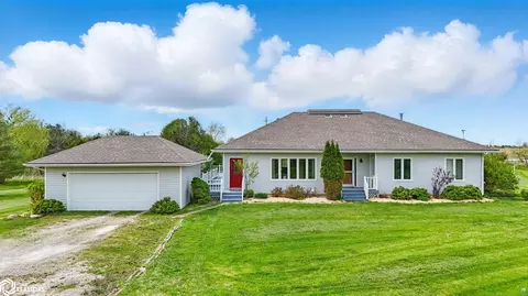 2106 Silverlakes Cir, Fairfield, IA 52556