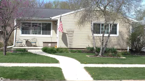 117 Carson Ave, Iowa Falls, IA 50126