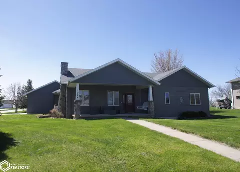 1004 Fair Meadow Dr, Webster City, IA 50595