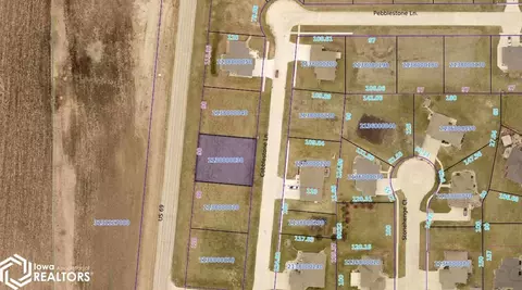 970 Cobblestone Ln, Garner, IA 50438