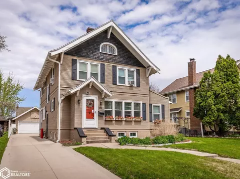 911 W Church St, Marshalltown, IA 50158