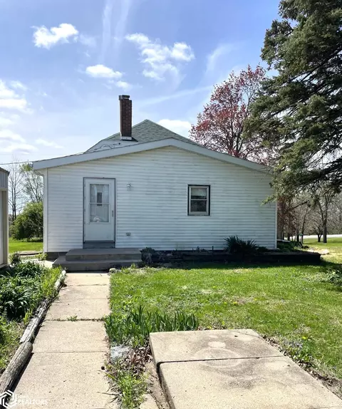 Exterior - 480 E 92nd St N, Kellogg, IA 50135 photo 4 of 7