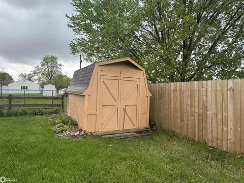 402 E Buckeye, Creston, IA 50801 photo 3