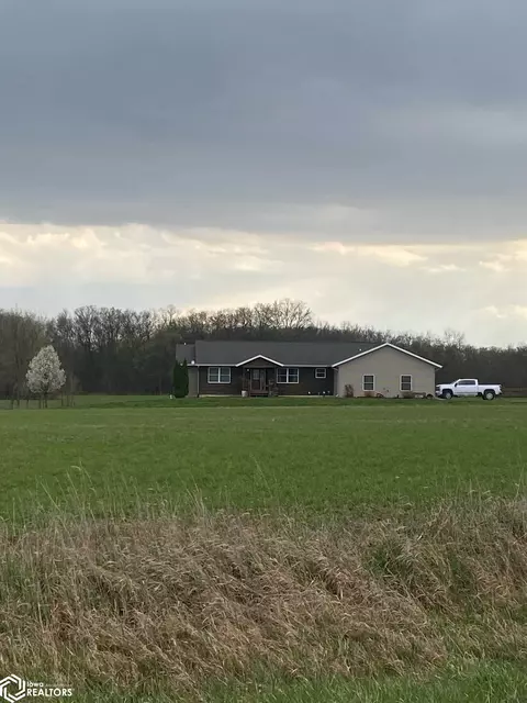 2458 285th St, New London, IA 52645