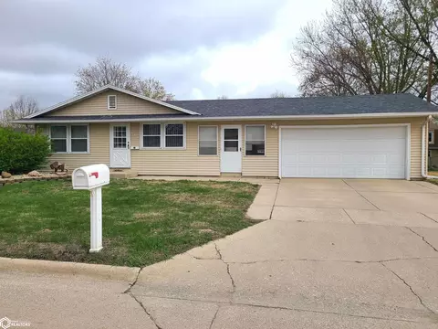 434 21st St SW, Mason City, IA 50401