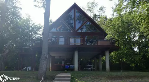 133 Oconnell Beach Rd, Burlington, IA 52601