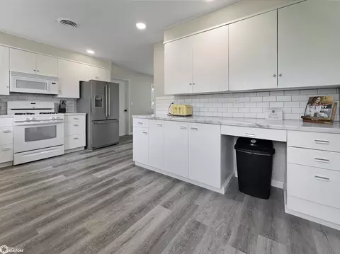 308 3rd Ave NE, Hampton, IA 50441 photo 3