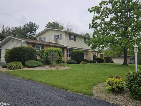 Exterior - 302 Hillcrest Dr, Hamilton, IL 62341 photo 3 of 9