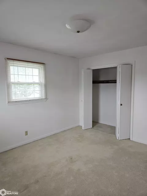 Bedroom - 302 Hillcrest Dr, Hamilton, IL 62341 photo 4 of 4