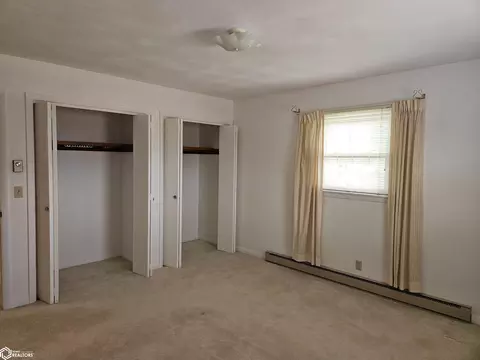 Bedroom - 302 Hillcrest Dr, Hamilton, IL 62341 photo 1 of 4