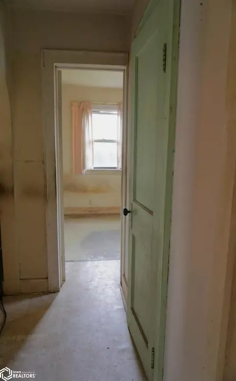 301 Washington Ave, Ames, IA 50010 photo 7