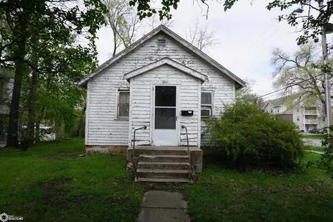 301 Washington Ave, Ames, IA 50010