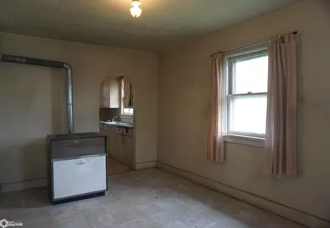 301 Washington Ave, Ames, IA 50010 photo 5
