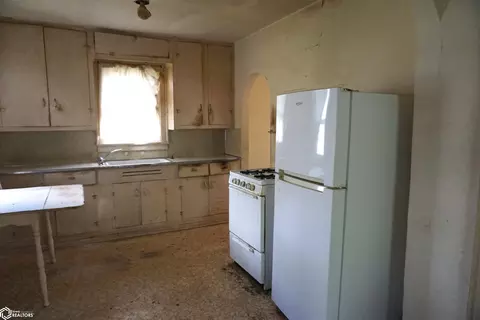 301 Washington Ave, Ames, IA 50010 photo 6