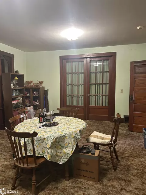 Dining - 424 1st St, Eldon, IA 52554 photo 2 of 4