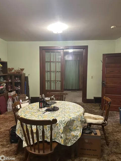Dining - 424 1st St, Eldon, IA 52554 photo 3 of 4