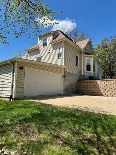 1402 Chestnut St, Atlantic, IA 50022