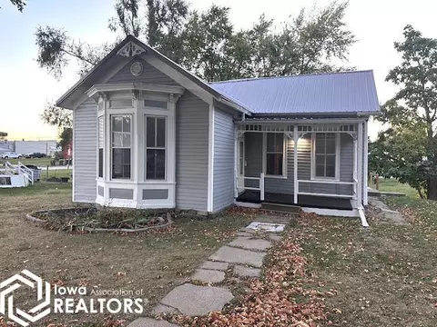203 Park St, Hedrick, IA 52563