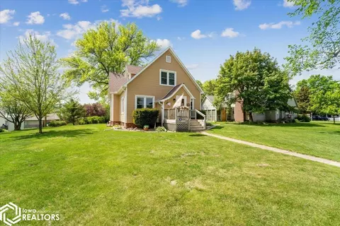 1010 12th St, Eldora, IA 50627