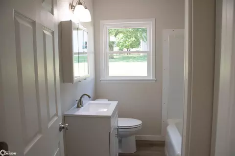 Bath - 318 E 3rd St, Carroll, IA 51401 photo 1 of 1