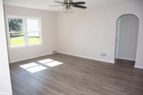 Living - 318 E 3rd St, Carroll, IA 51401 photo 2 of 4