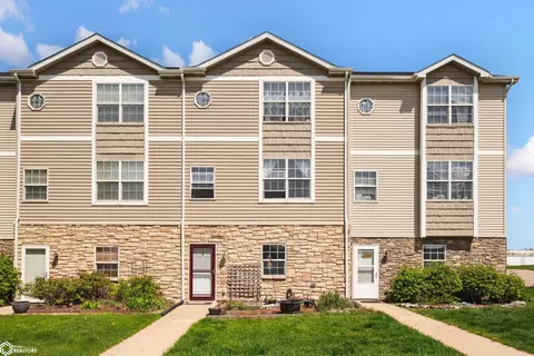 1305 S G Ave #15, Nevada, IA 50201