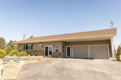 3307 140th St, Belmond, IA 50421