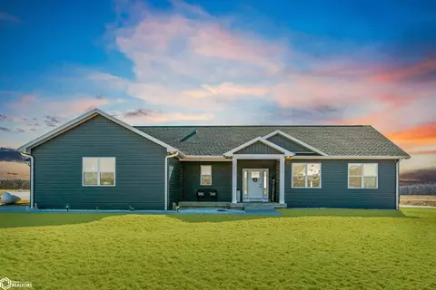 2787 Deer Valley Ln, Danville, IA 52623